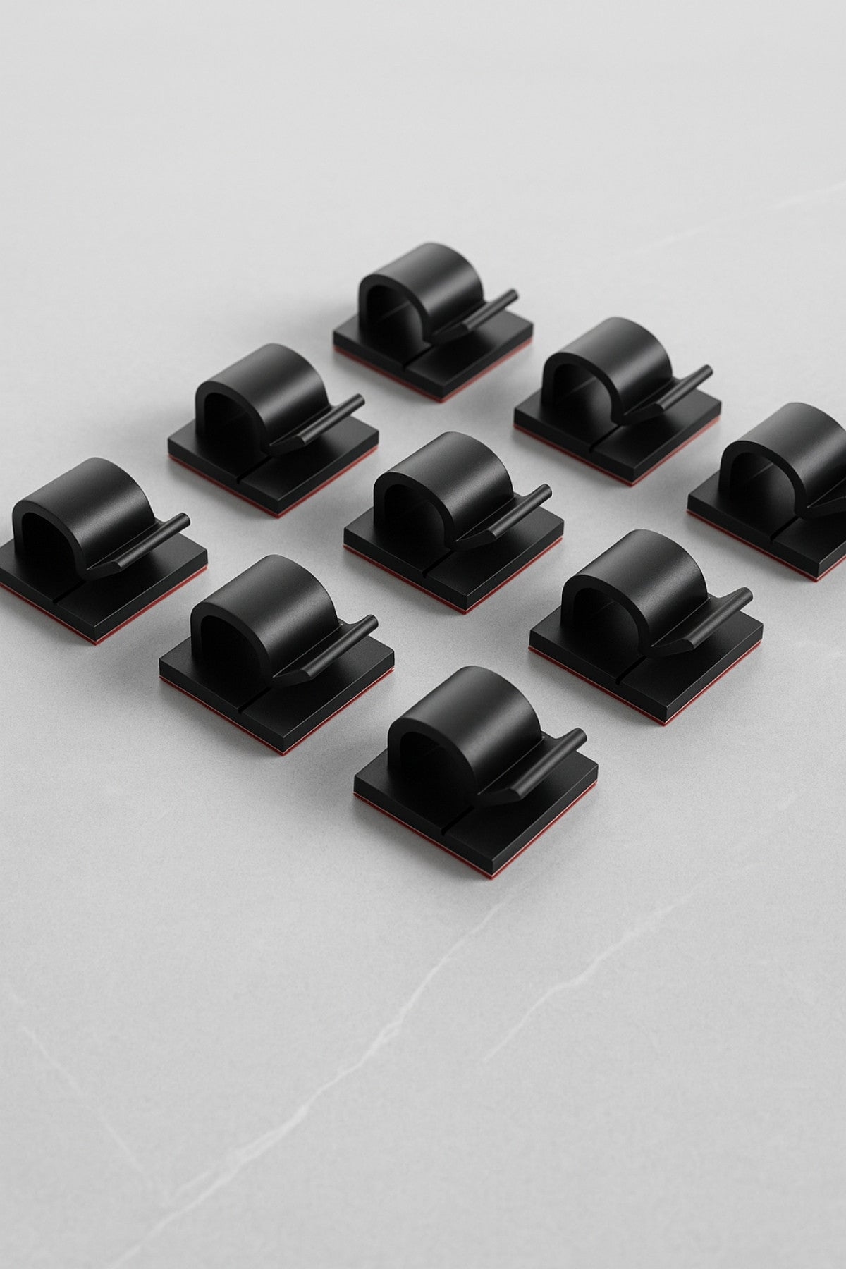 50 clips adhésifs pour câbles — Organisation élégante et sans effort